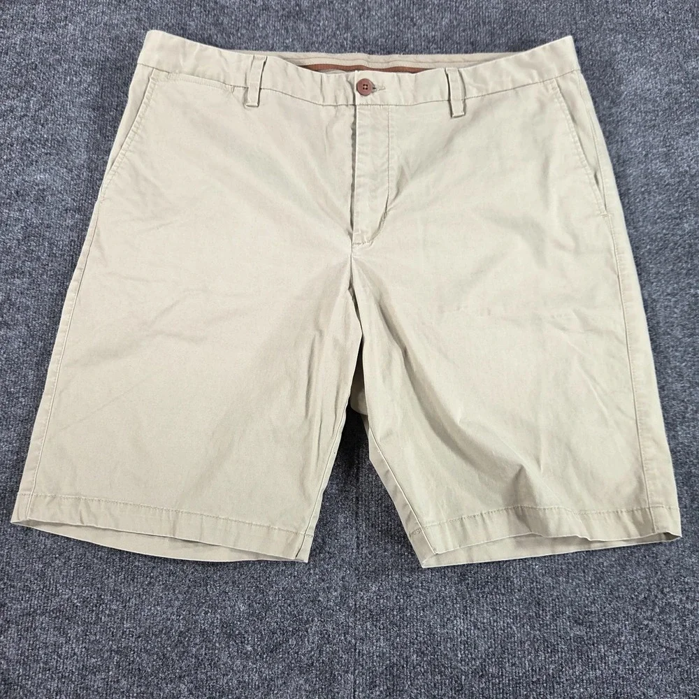 Tommy Bahama Men's 40 Beige Stretch Flat Front Shorts